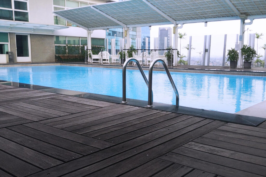 Professional Pool Cleaning: The Psychology Behind Customer Trust