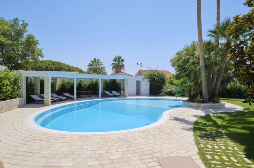 Buy Pool Routes in Mesa, Avondale, Catalina Foothills, Surprise, and San Tan Valley, AZ