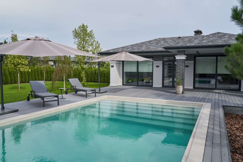 Pool Service Automation in Arizona: How to Build a Scalable Business Model